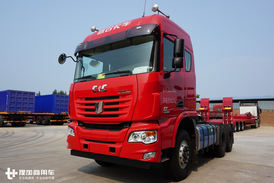 据说拉风叶大件都没有问题，这是国产重载卡车市场的又一悍将？