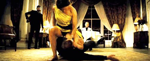 中国留学生秒变“007”？谁来拯救下特朗普的被*害迫**妄想症！