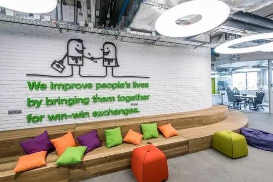 极简办公空间设计风格,会玩是个高水平的工作