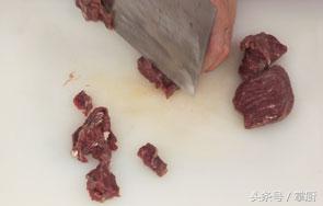 菠萝加牛肉好吃吗,菠萝牛肉配什么菜好吃一点