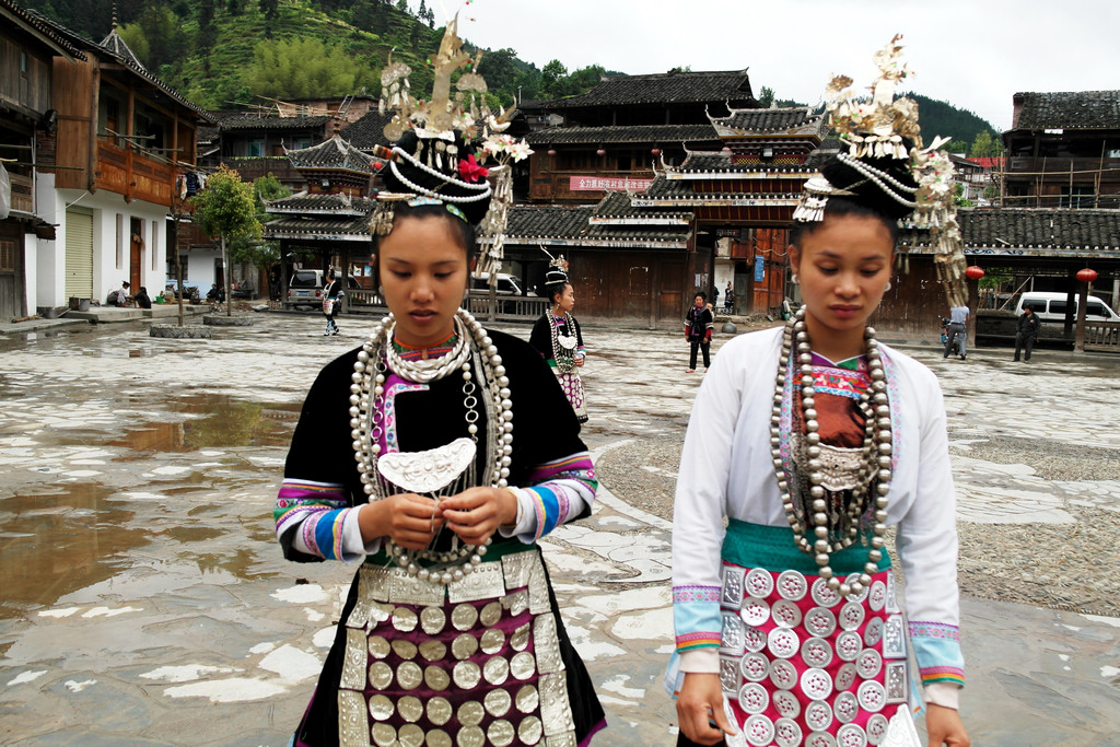 56个少数民族服饰视频,56个少数民族服装简介