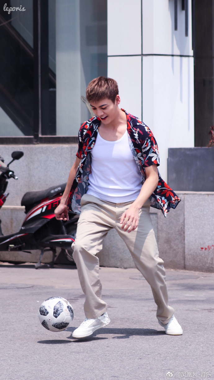 陈伟霆2017香奈儿,陈伟霆2018浙江