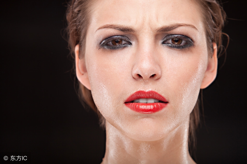 三个简单步骤让你的脸不再油,解决油脸最好的方法