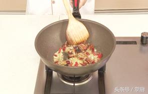 酒糟鱼的家常做法小视频,江西省丰城市白土镇香辣酒糟鱼