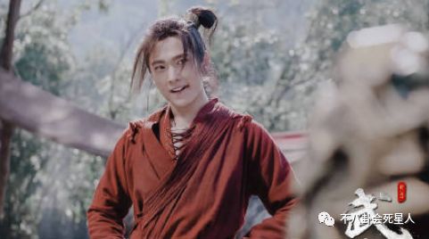 杨洋武动乾坤杀青宴,杨洋被虐