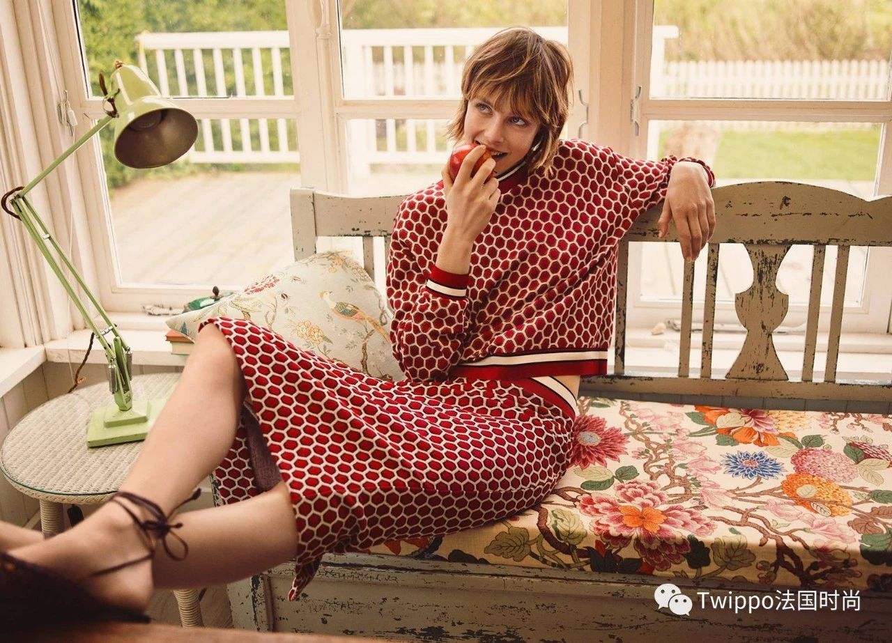 编辑试穿|HM想让你把壁纸穿到身上,没想到还卖断货?!