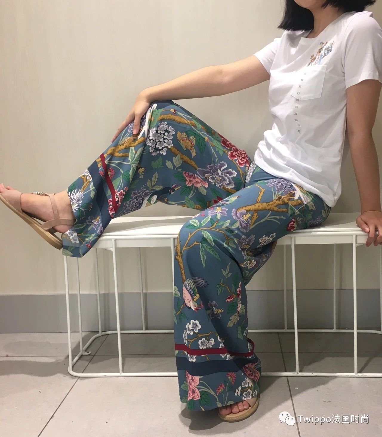 编辑试穿|HM想让你把壁纸穿到身上,没想到还卖断货?!