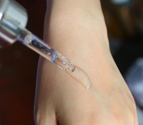 牙膏兑啥玩意儿抹脸有效果,牙膏涂脸怎样用白一整天