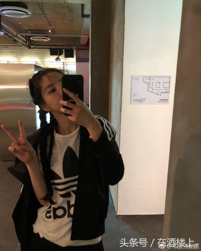 韩国女团apink孙娜恩黄色发色,apink女团孙娜恩