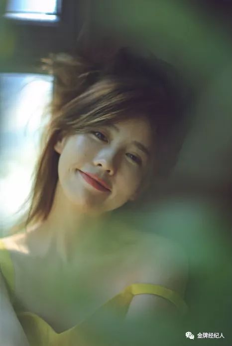 从腹黑助攻到绝对c位，施予斐如何步步“攻略”百变角色？