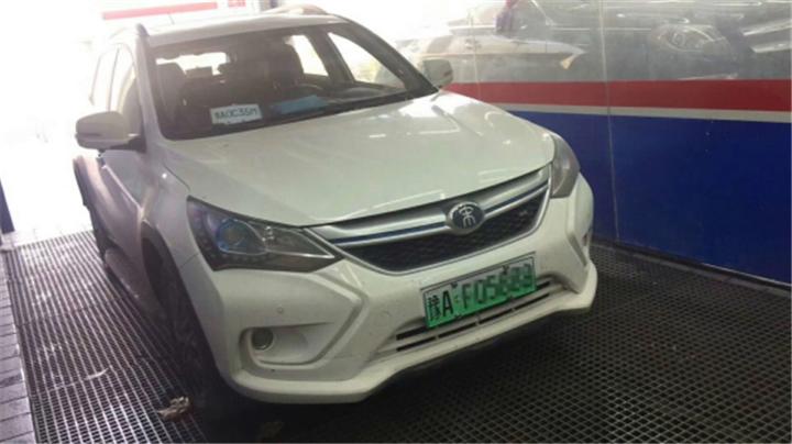 车牌价格知识,盘点那些选到奇葩车牌的瞬间