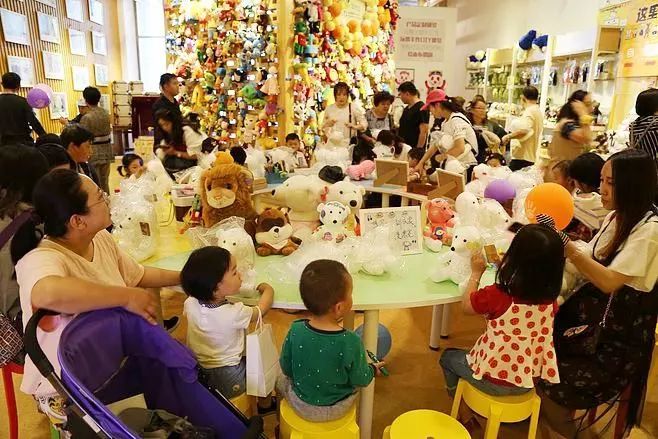 一家50平米小店的老板，如何用社群打垮平台电商？