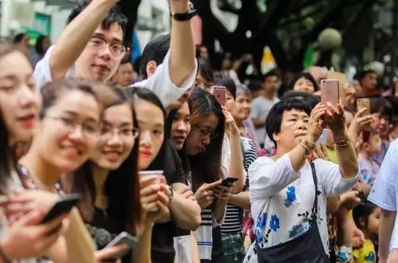 作为一个优秀的成都人，你的朋友圈肯定是这样的！