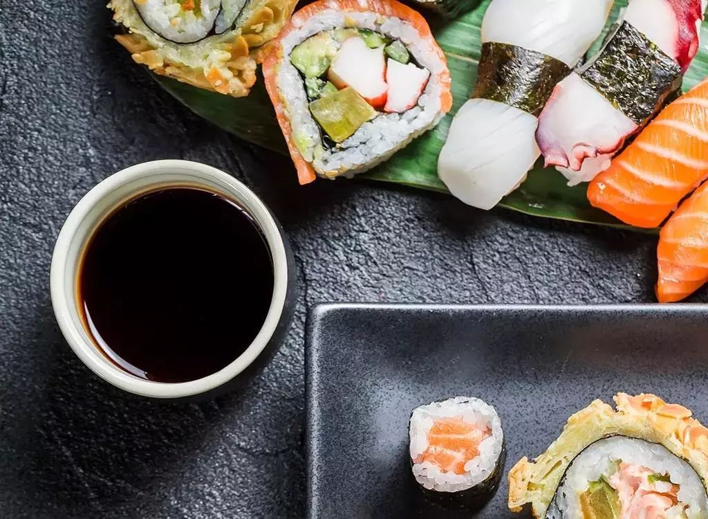 龟甲万酱油和万字酱油有什么不同,龟甲万酱油和中国酱油口感区别