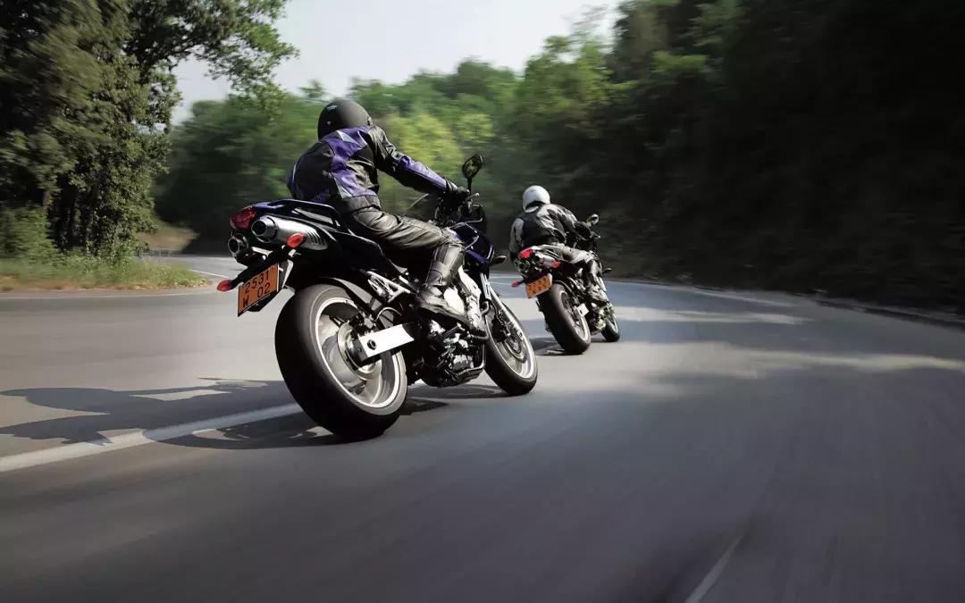 花1万多买台摩托车值不值,花半年工资去买一台摩托车值得吗