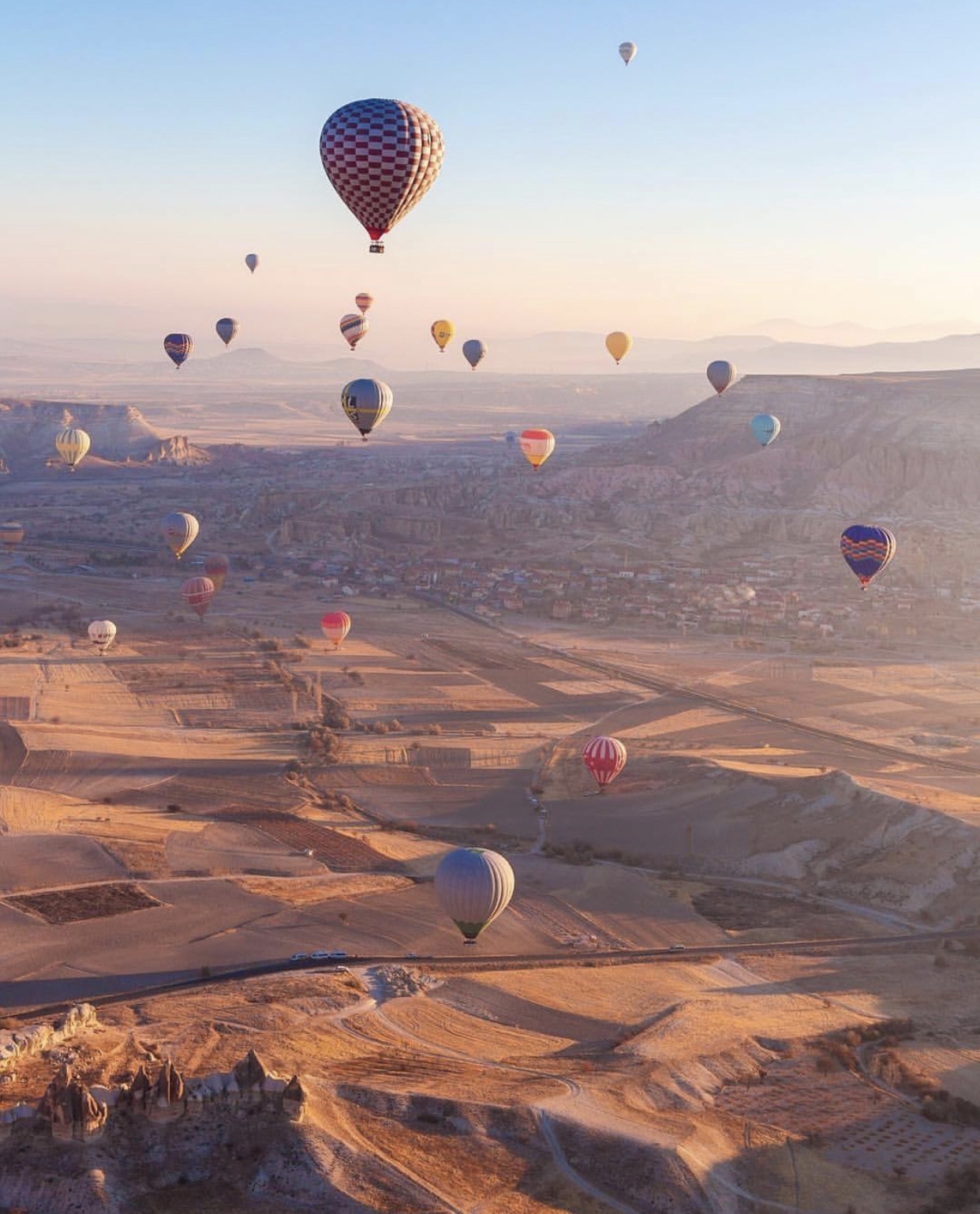 土耳其里拉走低的原因,里拉贬值有利于到土耳其旅游吗
