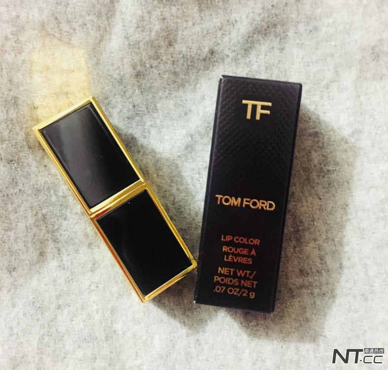 过个破七夕真闹心！送了个口红被她骂得要死，现在的女人真的是难伺候