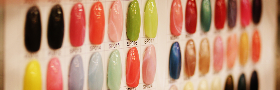 想要闪闪发光的美甲,美甲简单款式显白巧克力色