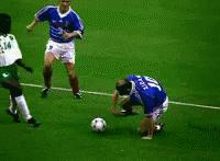 盘带的最高境界！这六个人，哪怕站着也能完成过人！