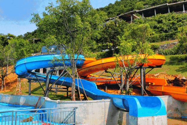 温泉水滑洗凝脂,温泉水滑洗凝脂什么意思