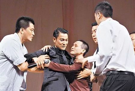 李宇春参加节目被粉丝亲,李宇春被粉丝吻是什么节目