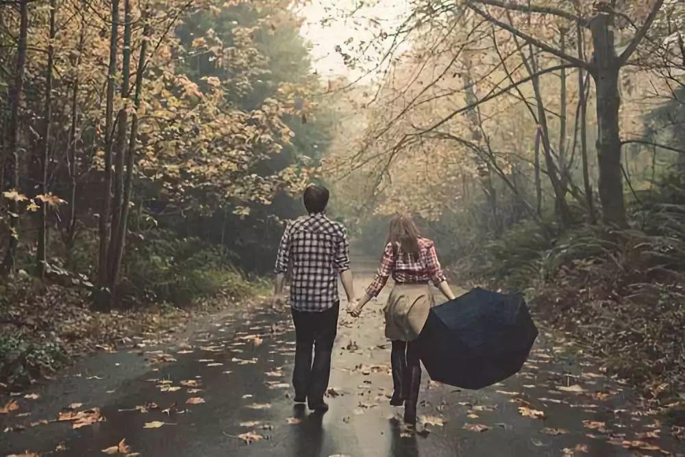 有一份真正的爱情却没有珍惜,有一种爱情不能相守却相爱一生