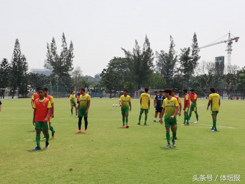 “巴铁”足球队：小球队有大梦想参加亚运，挑战比成绩重要