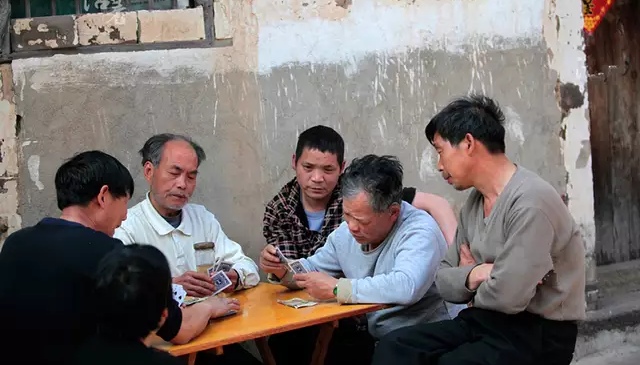 男人几岁不结婚算是光棍,男人不结婚会有什么下场