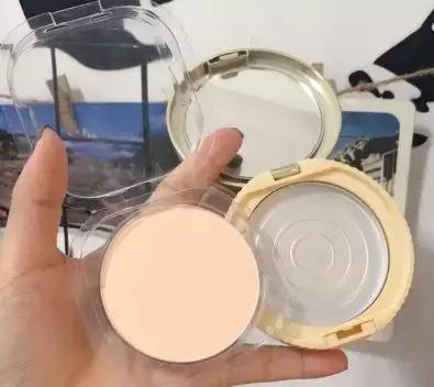 粉饼推荐测评网红爆款遮瑕持久度,推荐好用粉饼测评