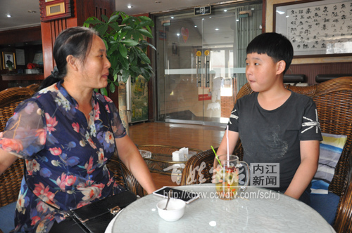 内江同福镇：养育两个聋哑人的母亲期盼政府帮助