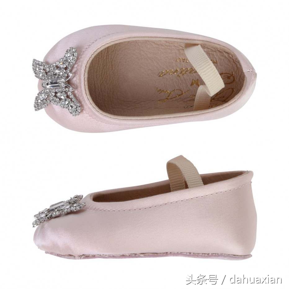 拥有纯正英伦血统的ArunaSeth名牌鞋，童鞋产品款式