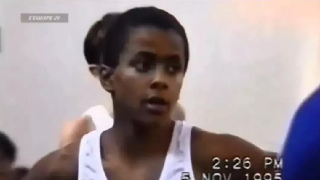 帕克行进间转身上篮,帕克生涯十大进球