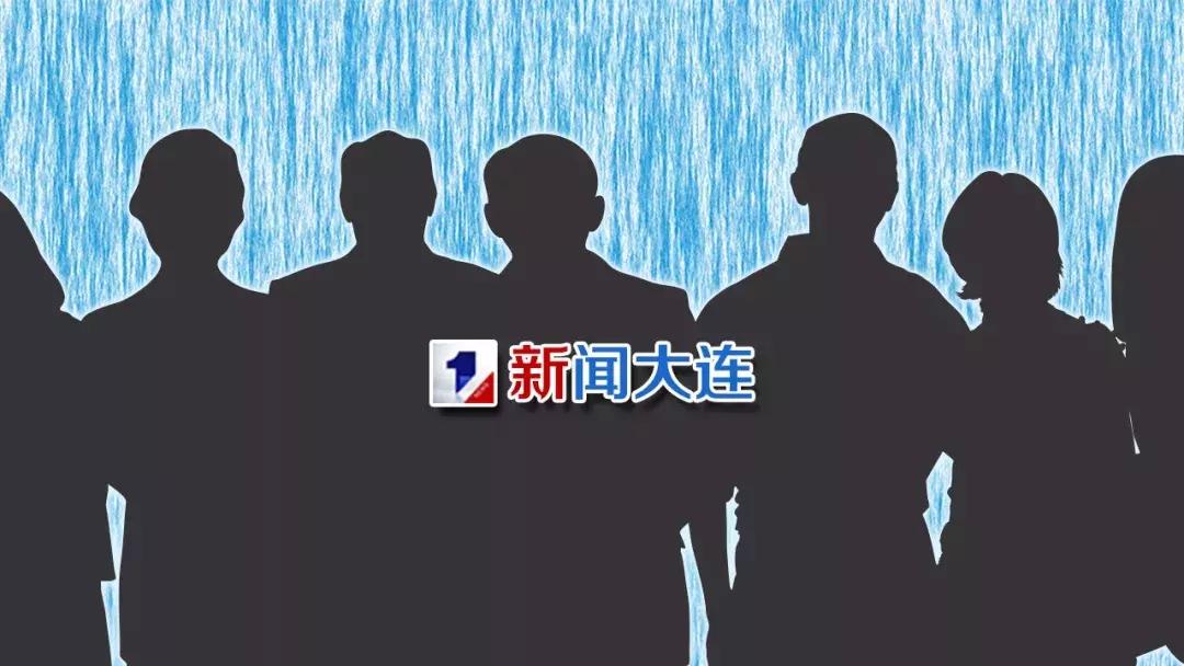 逆行的身影令人泪目,暴雨中逆行的身影