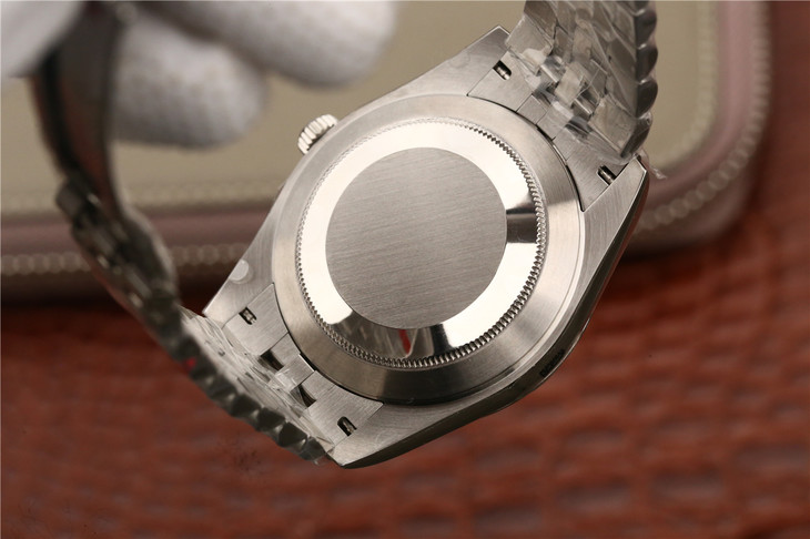 高仿行业内幕,揭秘手表行业内幕交易
