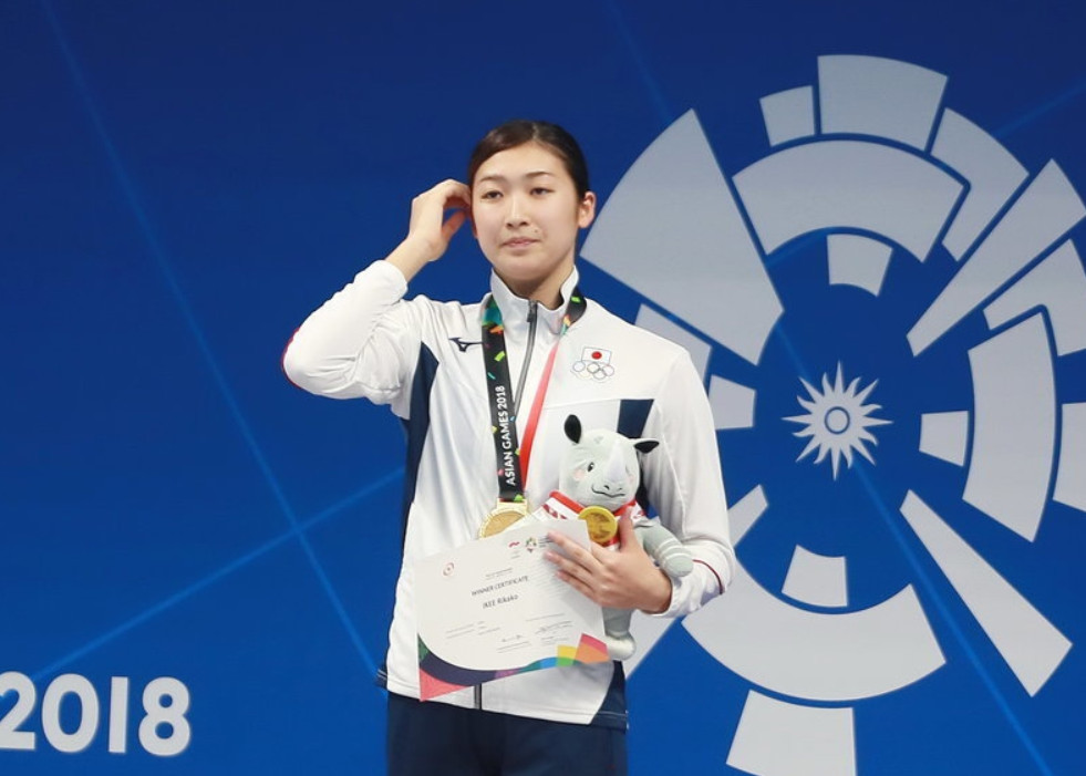 她成为唯一夺得金牌的中国选手,她是第一位获得奥运金牌的女性