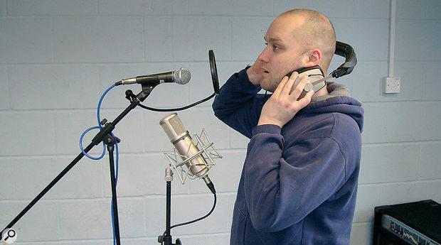 大振膜电容麦克风排名,硅麦和电容麦克风区别