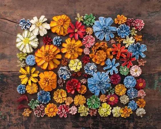 用松塔做的创意吊饰,松塔加树枝创意手工吊饰