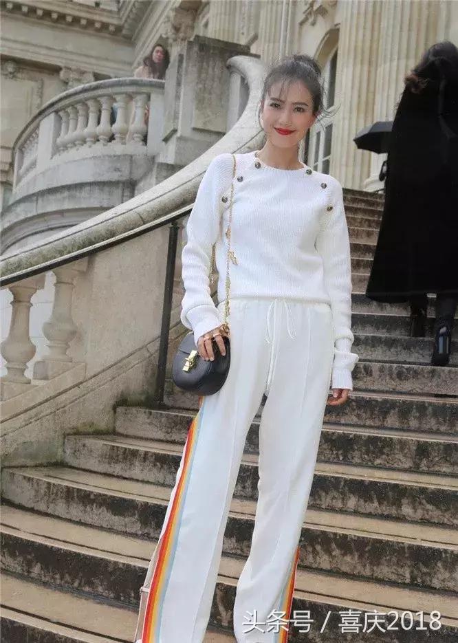 晒黑了穿什么衣服不显黑,皮肤晒黑了穿什么颜色的衣服显白