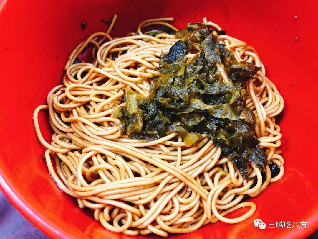 当年要是我没去批发美容美发产品，现在哪里还有小杨生煎的机会！