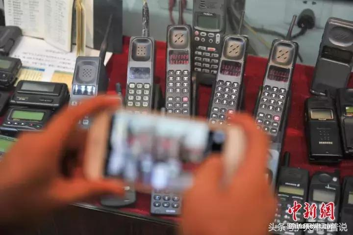 手机拨号键上的*和键是干嘛用的？