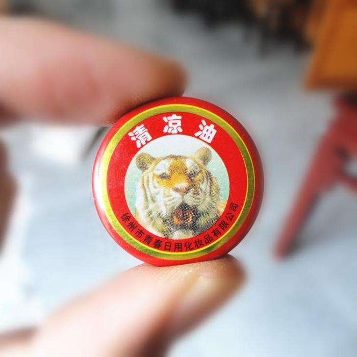 衣物的油渍可以用酒精除去吗,洗衣服白色血渍怎么洗掉