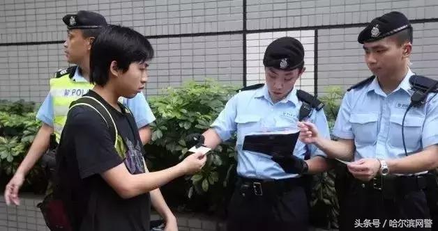 法学教授：依现有法规，警察有权在任何时间任何地点查有嫌疑者身份证