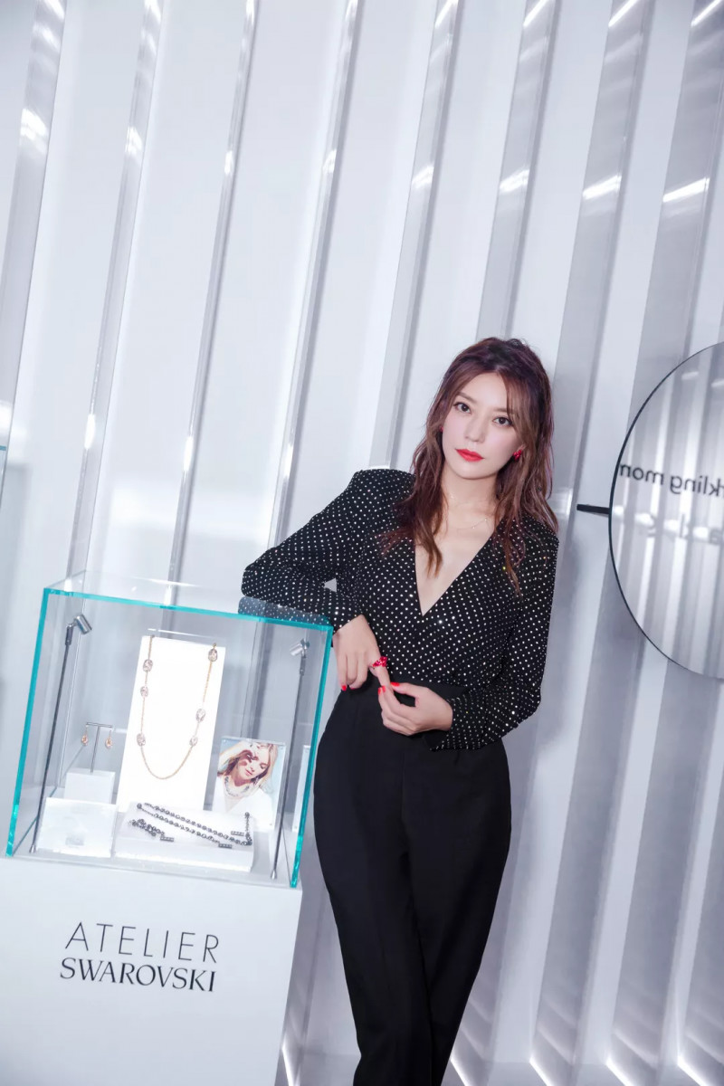 施华洛世奇幻影奇境全球首展,施华洛世奇silver翅膀