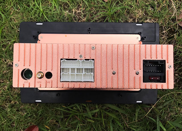 易畅360全景智能大屏导航,易畅导航与展艺导航哪个好