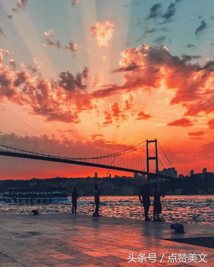 朋友圈句句刺痛人心的唯美句子,最适合发朋友圈的句子精辟到噎人