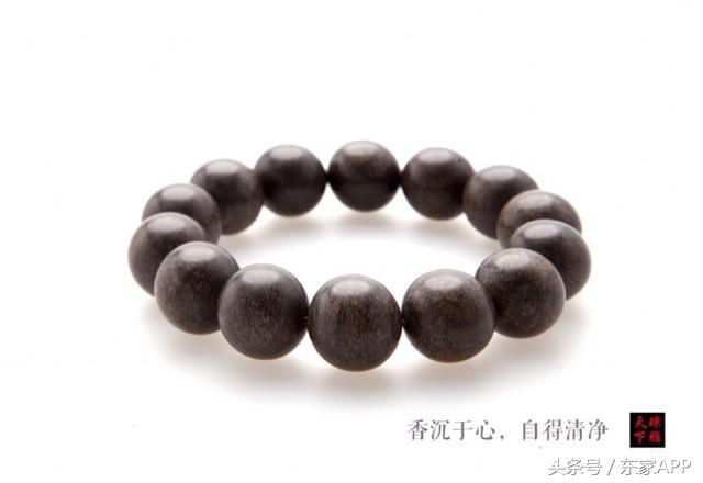 沉香手串戴后颜色会有什么变化,沉香手串变色是真的吗