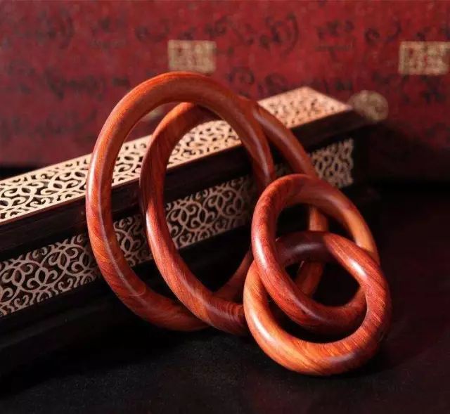 鎵嬩覆鏂囩帺鍗佸ぇ楠楀眬,鏂囩帺鎵嬩覆灞炰簬浣涙暀杩樻槸閬撴暀