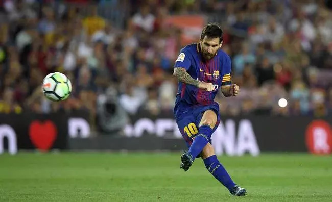 足球基本功训练零基础过人,训练足球技巧的视频