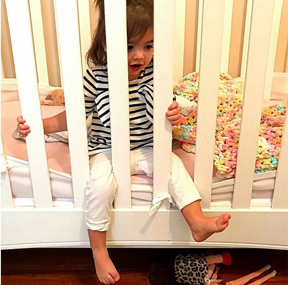 床没选对影响宝宝发育？快拿好这份婴儿床安全选购指南