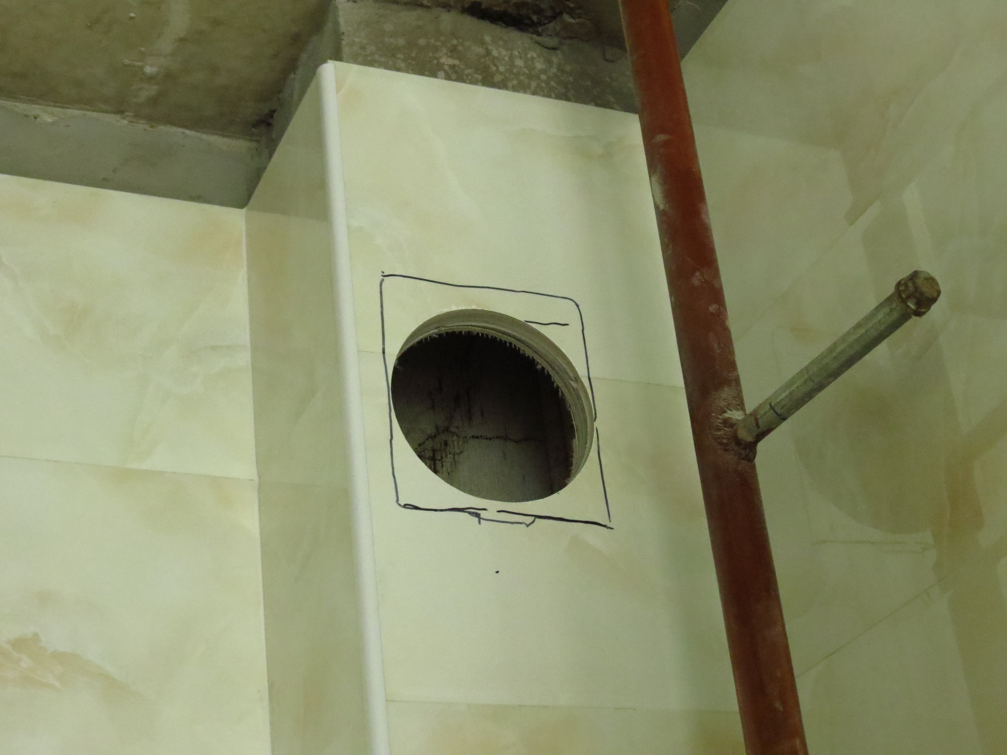 人在家中坐祸从天上来怎么破解,高层厨房油烟倒灌怎么处理